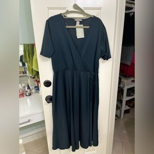 NWT mid length wrap dress Large